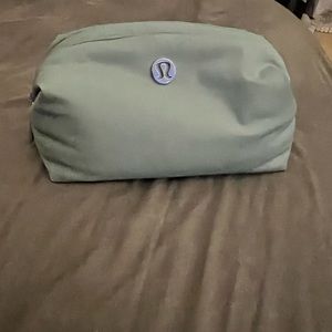 Lululemon feeling ready mini pouch